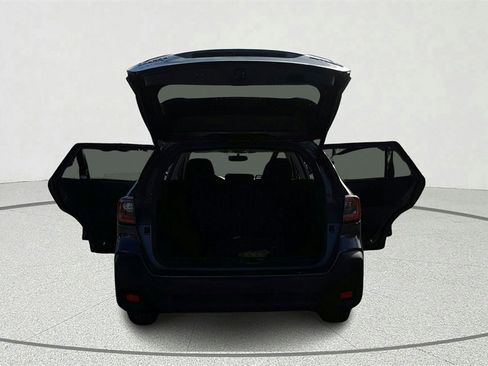 Used 2024 Subaru Outback Premium image 12