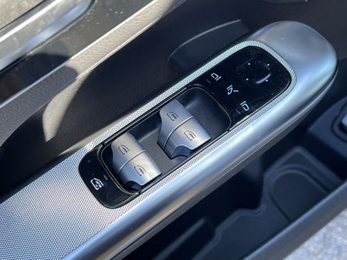 New 2026 Mercedes-Benz GLC 300 4MATIC image 13