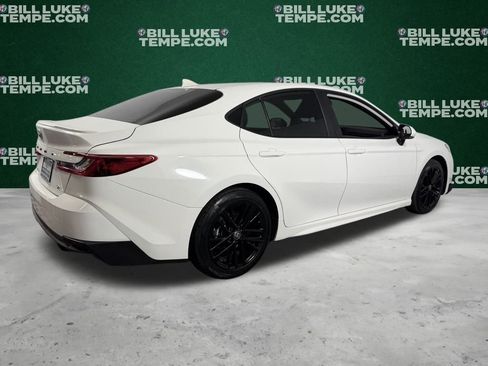Used 2025 Toyota Camry SE image 7