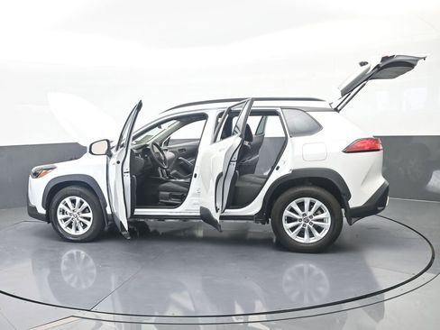 Used 2024 Toyota Corolla Cross LE FWD image 73