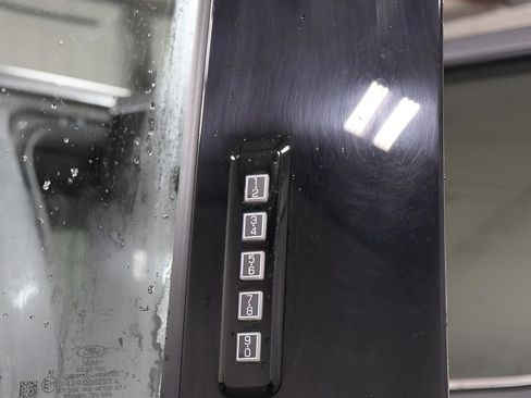 Used 2024 Ford F250 Platinum image 39