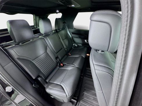Used 2026 Land Rover Discovery S AWD/4WD image 29