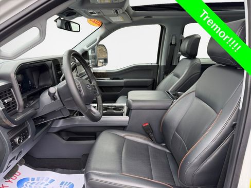 Used 2025 Ford F350 Lariat w/ Lariat Ultimate Package AWD/4WD image 12