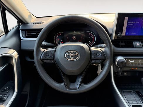 Used 2023 Toyota RAV4 LE AWD/4WD image 12