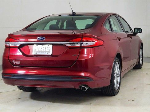 Used 2017 Ford Fusion SE image 6