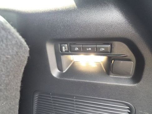 Used 2025 Ford Explorer ST AWD/4WD image 12
