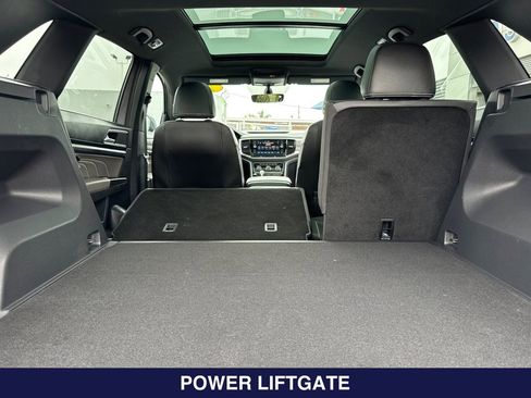 Used 2023 Volkswagen Atlas Cross Sport SE w/ Panoramic Sunroof Package FWD image 16