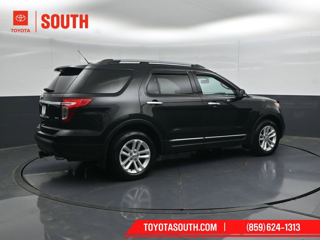 Used 2013 Ford Explorer XLT AWD/4WD image 2