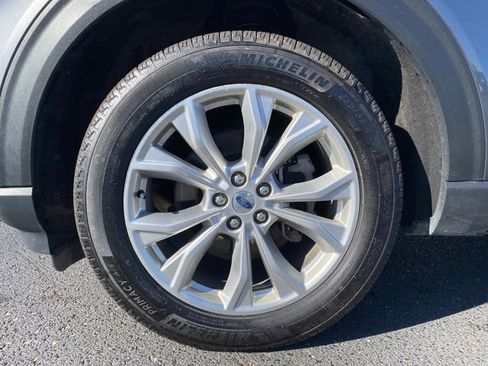 Used 2022 Ford Explorer Limited image 23