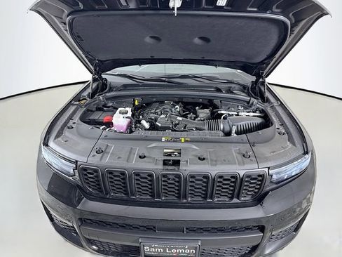 New 2025 Jeep Grand Cherokee L Limited w/ Black Appearance Package AWD/4WD image 32