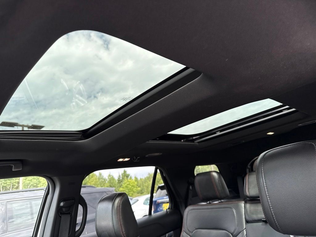 Used 2018 Ford Explorer Sport AWD/4WD image 28
