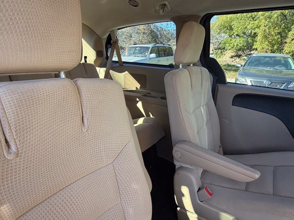 Used 2014 Dodge Grand Caravan SE w/ Quick Order Package 29E SE FWD image 15