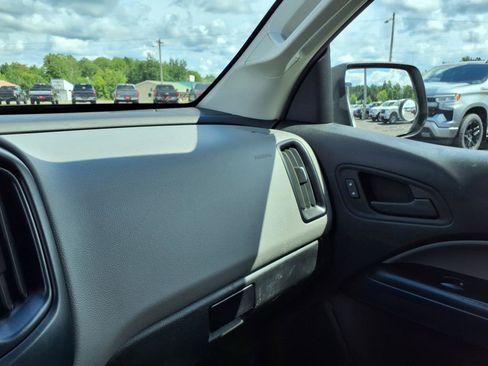 Used 2017 Chevrolet Colorado W/T image 21