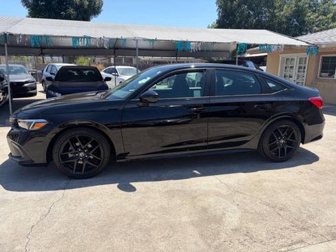 Used 2024 Honda Civic Sport image 2
