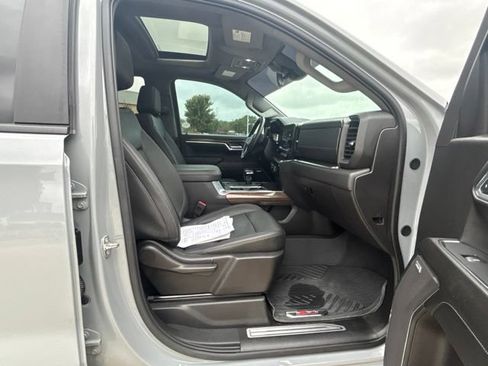 Used 2024 Chevrolet Silverado 1500 LT Trail Boss w/ LT Trail Boss Premium Package AWD/4WD image 31