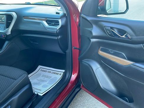 Used 2019 GMC Acadia SLE FWD image 17