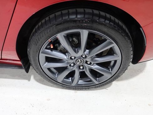 Used 2019 MAZDA MAZDA3 Hatchback FWD image 34