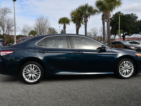 Certified 2019 Toyota Camry XLE image 5