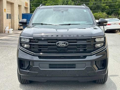 New 2026 Ford Expedition Platinum w/ Stealth Appearance Package AWD/4WD image 13