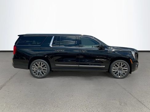 New 2026 GMC Yukon XL Denali Ultimate AWD/4WD image 3