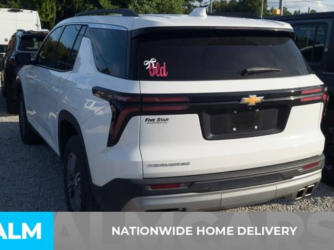 Used 2025 Chevrolet Traverse LT w/ Driver Confidence Package FWD image 4