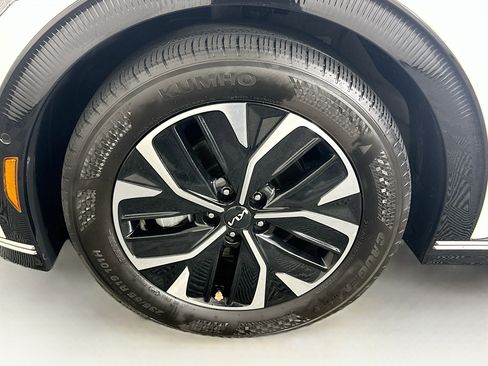 Used 2024 Kia EV6 Wind w/ Wind Technology Package RWD image 11