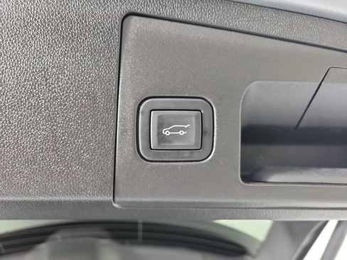 Used 2023 Cadillac XT4 Sport w/ Cold Weather Package FWD image 9