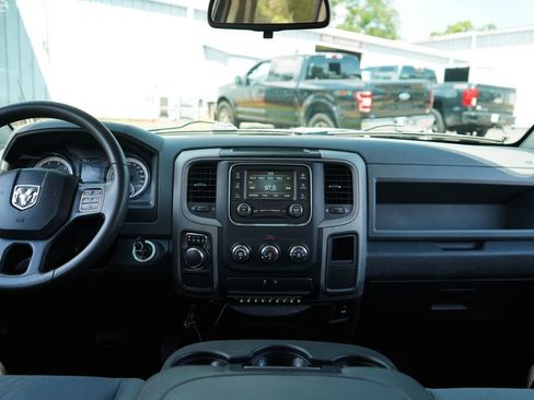 Used 2016 RAM 1500 Express RWD image 10