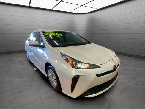 Used 2022 Toyota Prius LE image 7