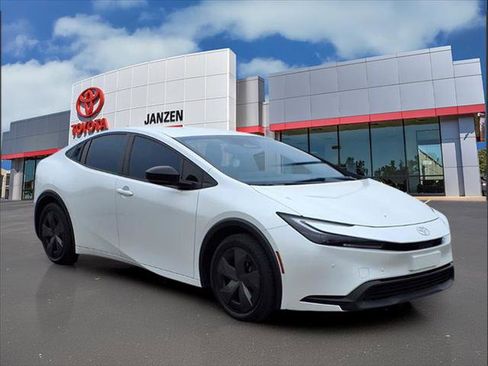 Certified 2023 Toyota Prius LE image 1