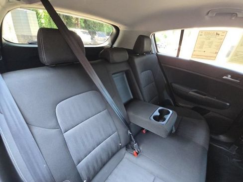 Used 2021 Kia Sportage LX AWD/4WD image 16
