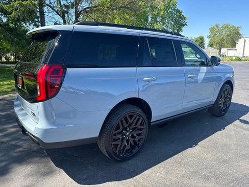 New 2026 Ford Expedition Platinum w/ Stealth Performance Package AWD/4WD image 3