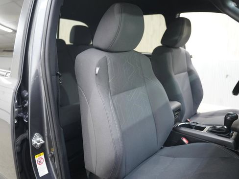 Used 2018 Toyota Tacoma TRD Sport image 29