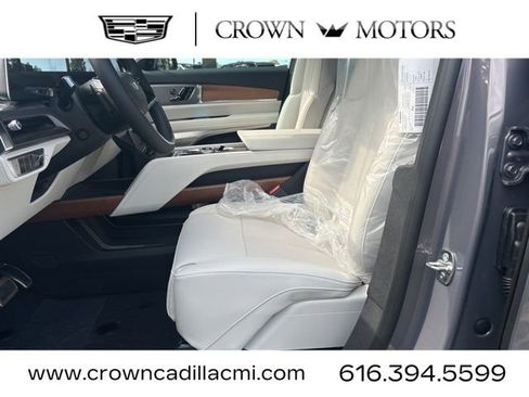 New 2026 Cadillac Vistiq Luxury image 15