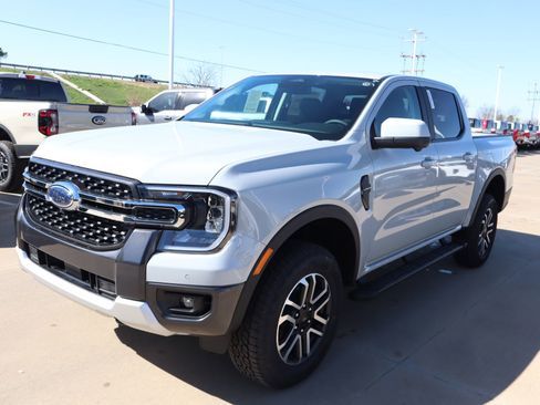 New 2026 Ford Ranger Lariat w/ FX4 Off-Road Package AWD/4WD image 11