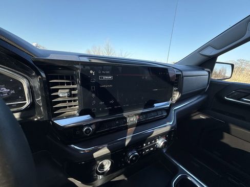 Used 2024 GMC Sierra 1500 SLT w/ SLT Convenience Package image 19