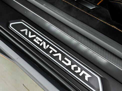 Used 2019 Lamborghini Aventador SVJ AWD/4WD image 27