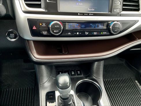 Used 2018 Toyota Highlander XLE w/ Protection Package #3 image 28