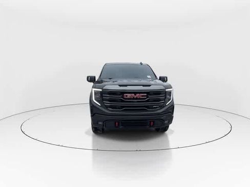 Used 2024 GMC Sierra 1500 AT4 w/ AT4 Preferred Package AWD/4WD image 4