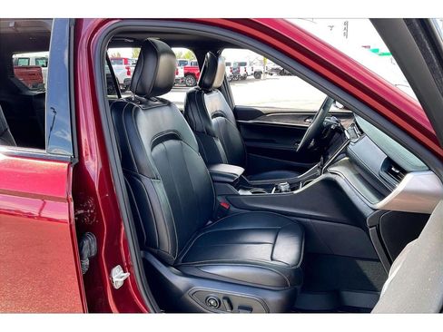 Used 2024 Jeep Grand Cherokee L Limited w/ Luxury Tech Group II AWD/4WD image 8