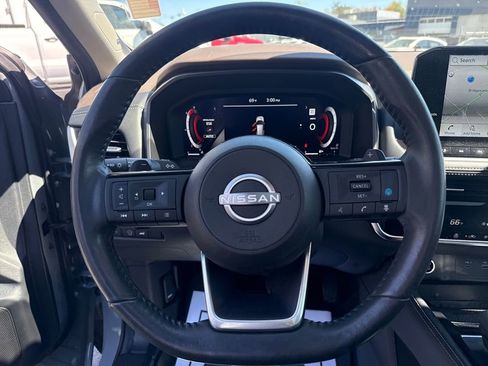 Used 2023 Nissan Rogue Platinum image 15