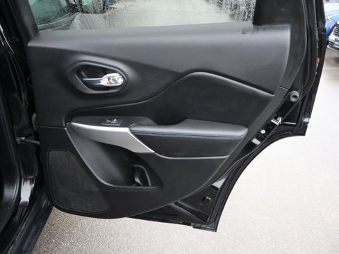 Used 2020 Jeep Cherokee Latitude image 13