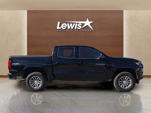 Used 2024 Chevrolet Colorado LT w/ LT Convenience Package II image 5