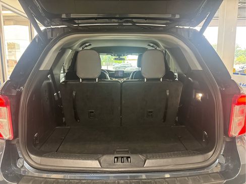 Certified 2024 Ford Explorer XLT w/ Equipment Group 202A AWD/4WD image 7