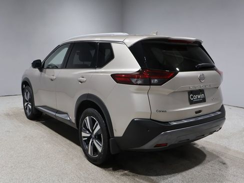 Used 2023 Nissan Rogue SL w/ SL Premium Package image 5