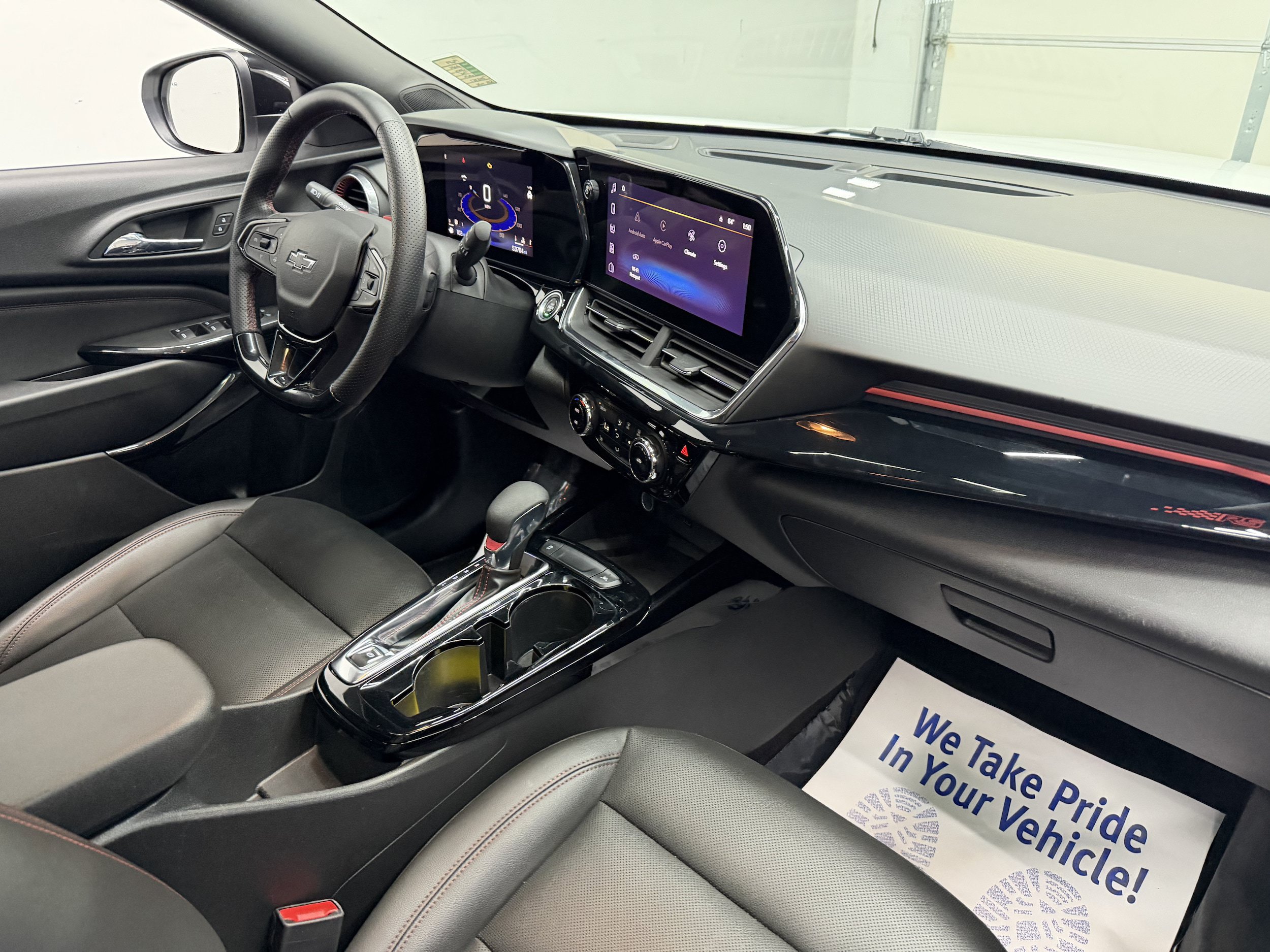 Used 2024 Chevrolet Trax RS w/ Sunroof Package FWD image 21