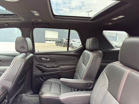 Used 2023 Chevrolet Traverse RS w/ LPO, Floor Liner Package AWD/4WD image 34
