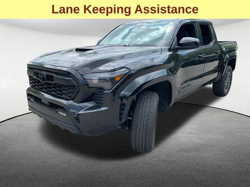 Used 2025 Toyota Tacoma TRD Sport AWD/4WD image 6