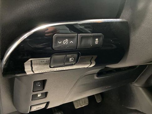 Certified 2022 Toyota Prius Prime XLE image 27