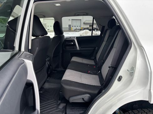 Used 2022 Toyota 4Runner SR5 image 10